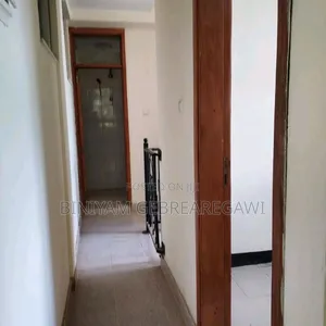 5bdrm Villa in House, Yeka for rent