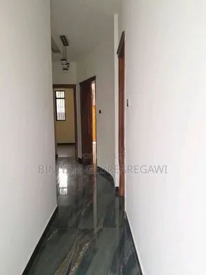 5bdrm Villa in House, Yeka for rent