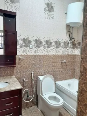 5bdrm Villa in House, Yeka for rent