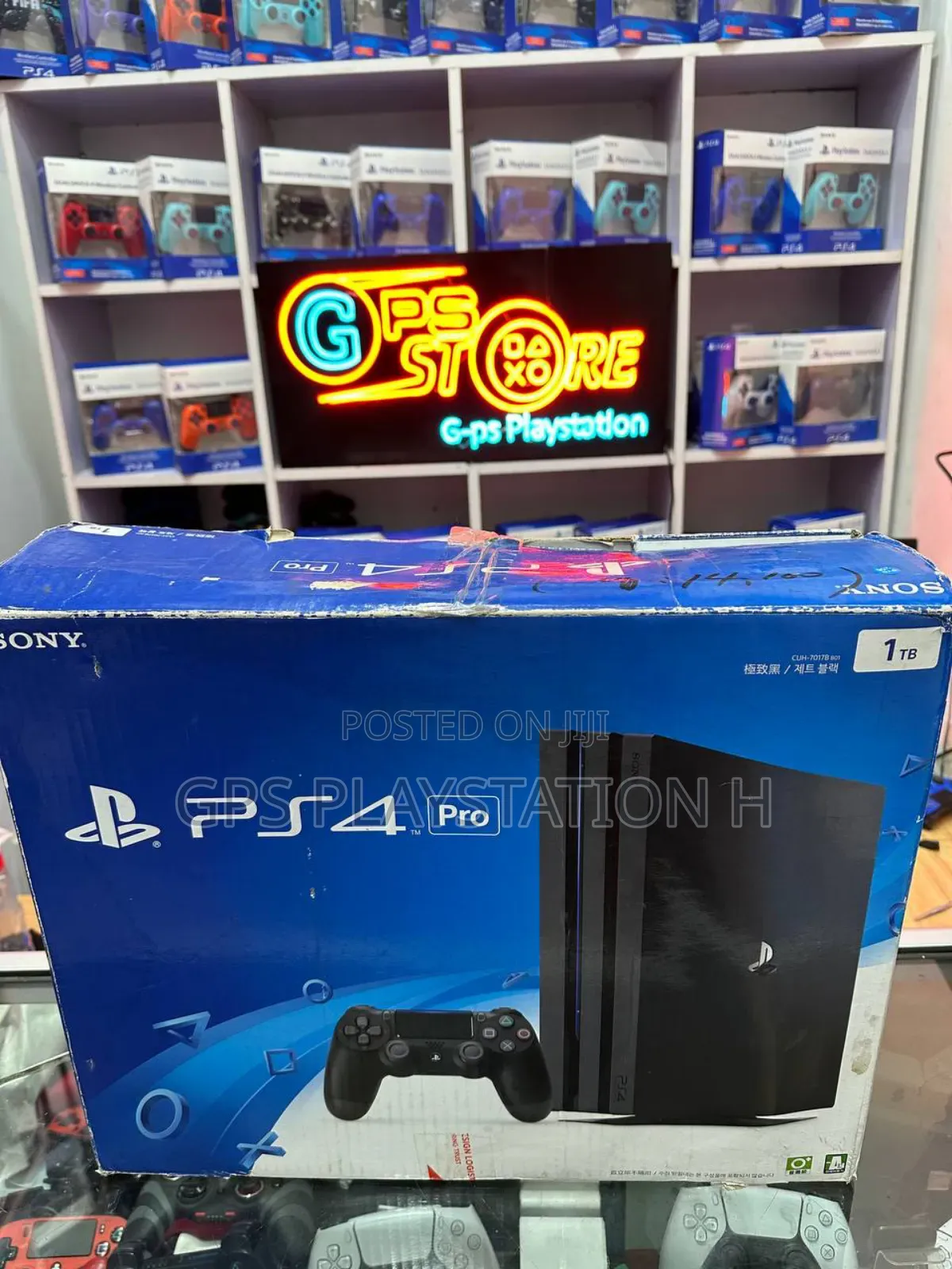 Playstation 4 Pro አዲስ ያልይከፍተ ንሱ