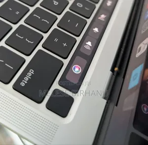 New Laptop Apple MacBook Pro 2020 8GB Intel Core I5 SSD 256GB