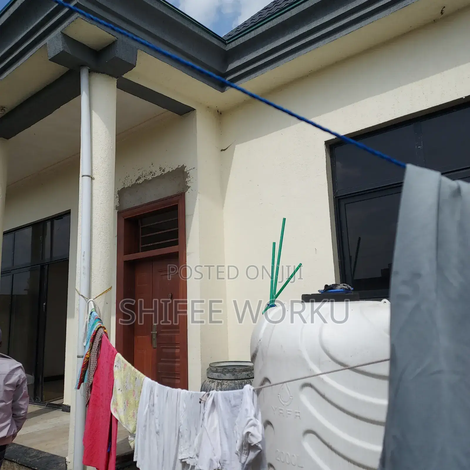 6bdrm Villa in Tafo Around Ccd, Yeka for sale