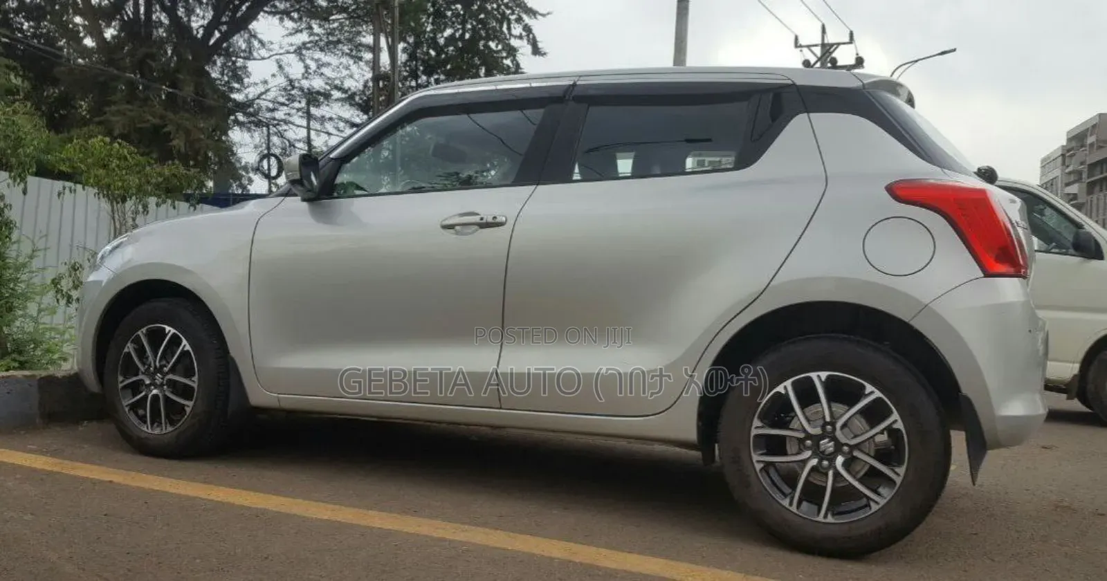 Suzuki Swift 2023 Silver