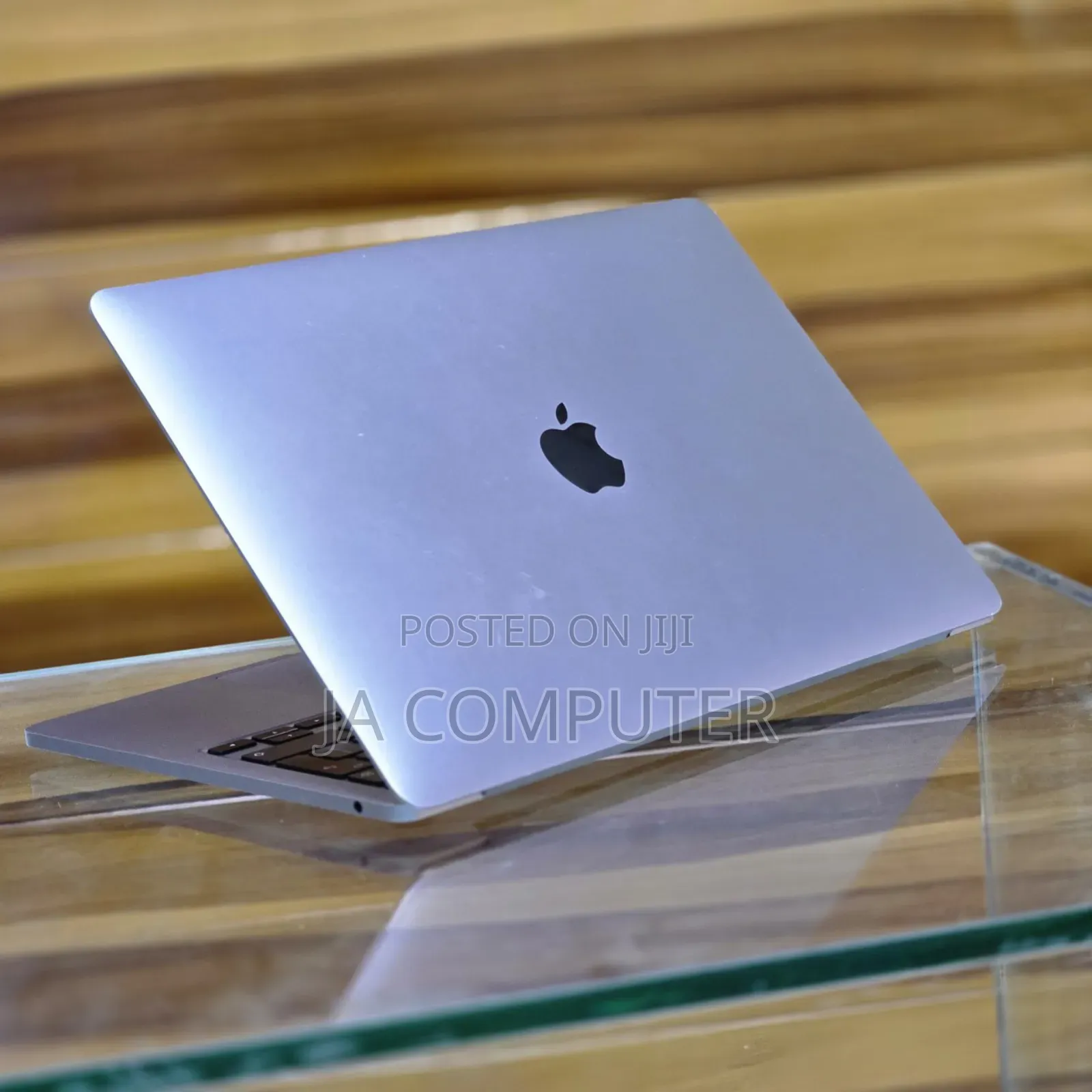 New Laptop Apple MacBook Pro 2023 M2 8GB Apple M2 SSD 256GB