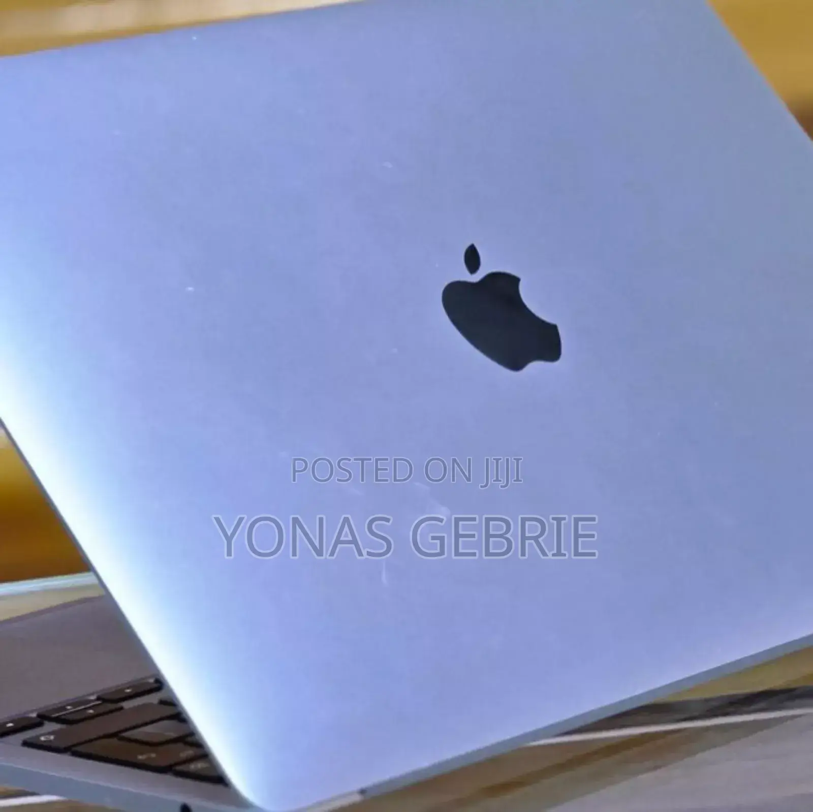 New Laptop Apple MacBook Pro 2022 M2 8GB Apple M2 SSD 256GB