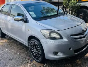 Photo - Toyota Yaris 2008 Silver