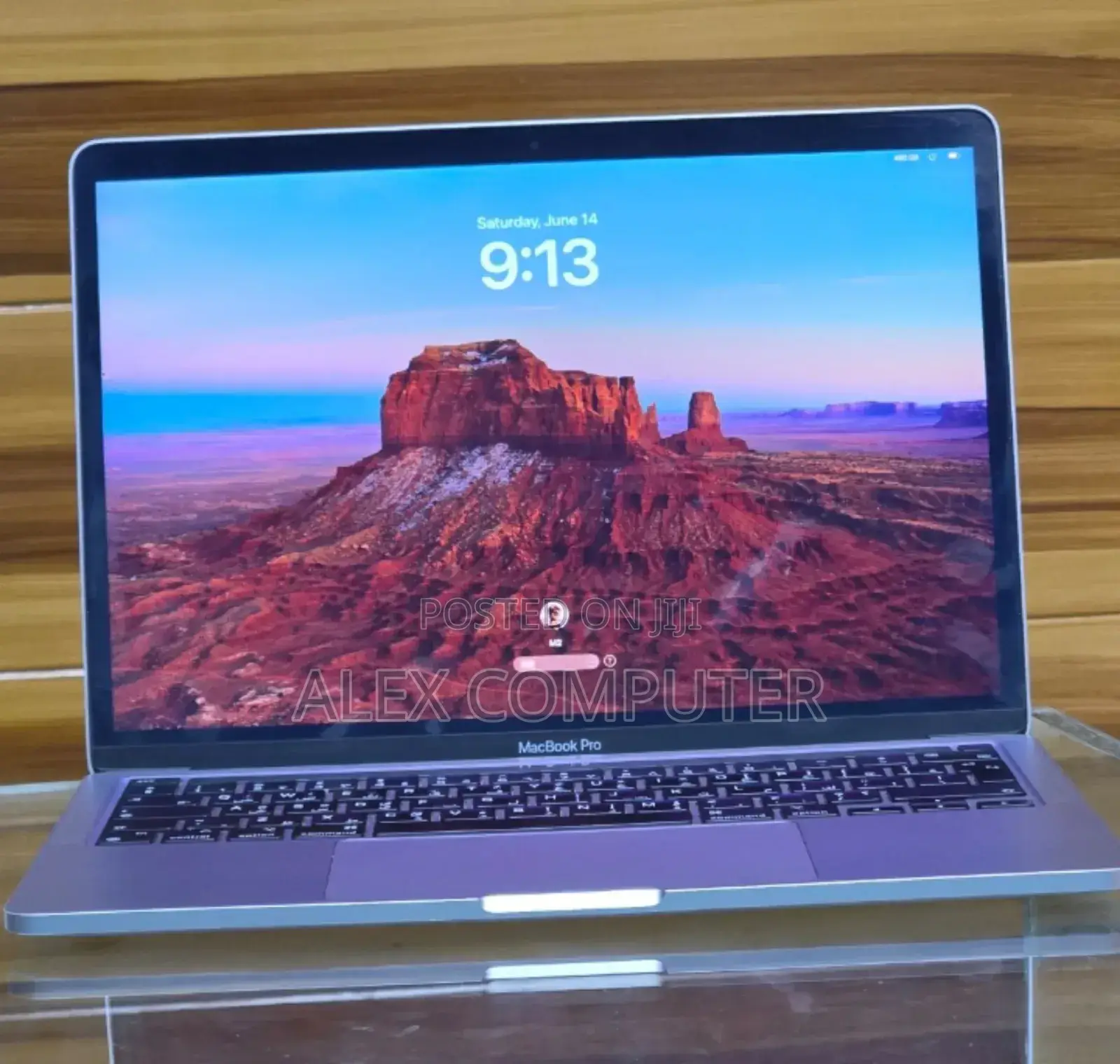 New Laptop Apple MacBook Pro 2022 M2 8GB Apple M2 SSD 256GB