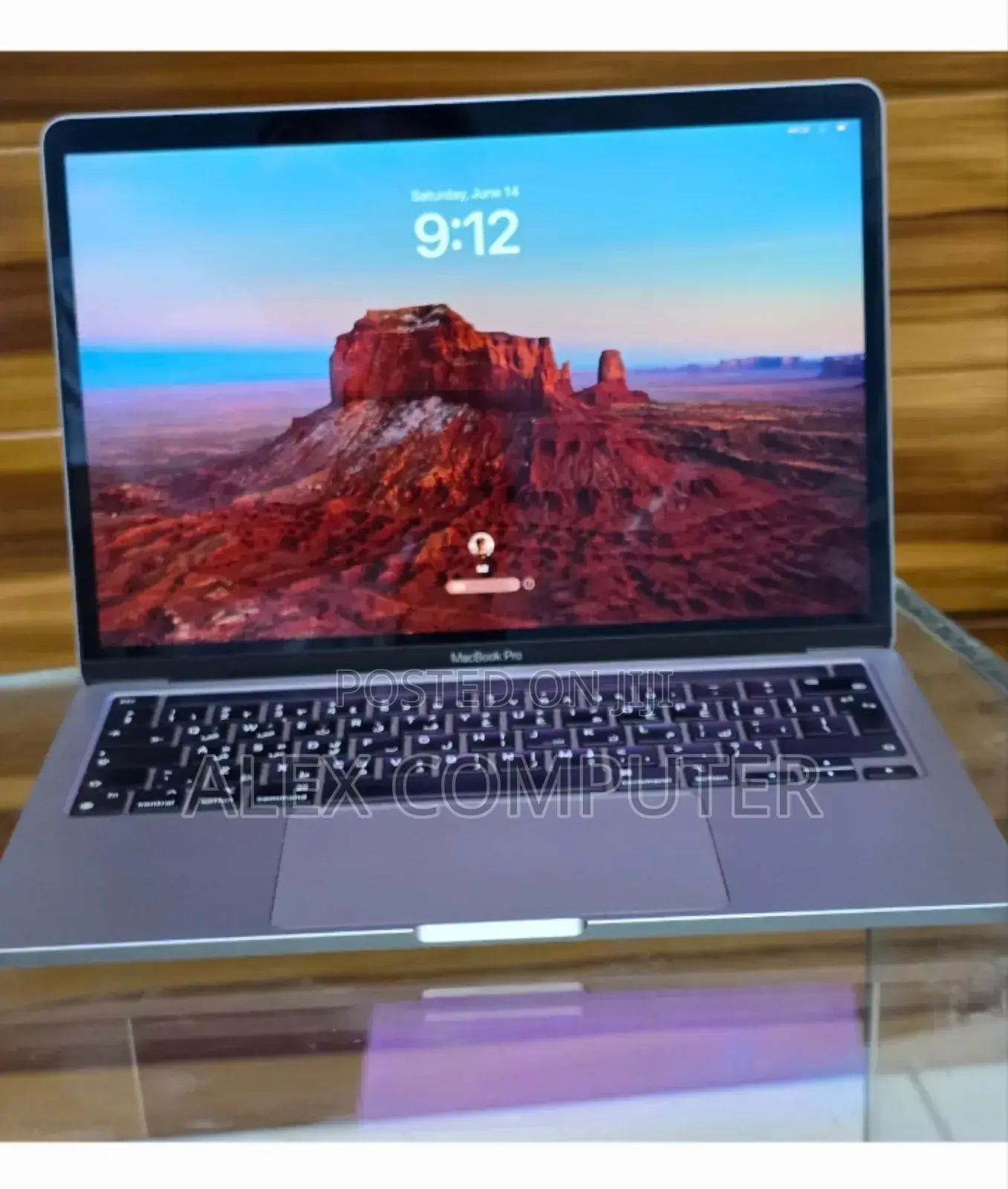 New Laptop Apple MacBook Pro 2022 M2 8GB Apple M2 SSD 256GB