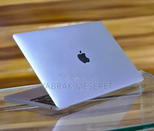 New Laptop Apple MacBook Pro 2022 M2 8GB Apple M2 SSD 256GB