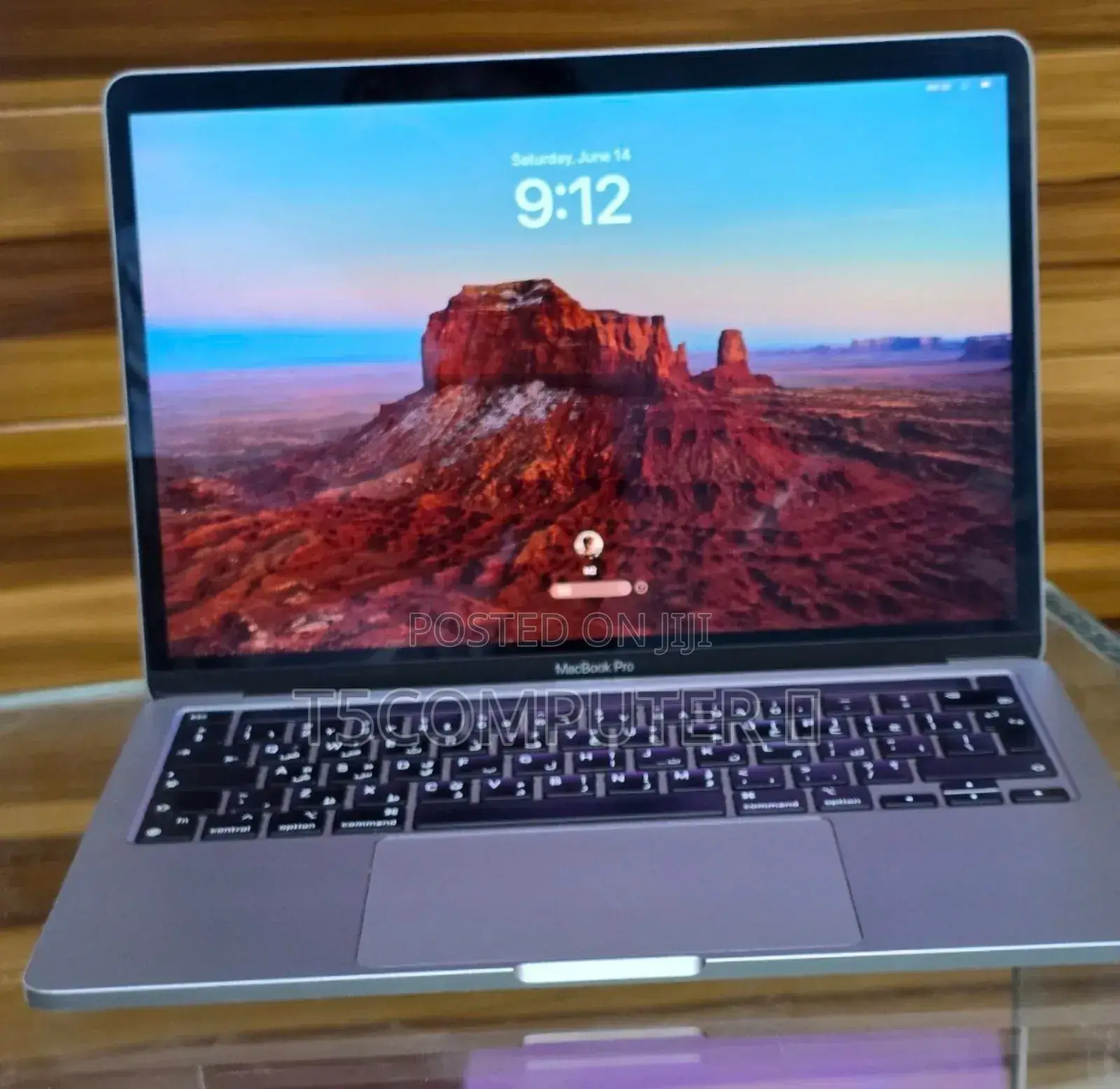 New Laptop Apple MacBook Pro 2022 M2 8GB Apple M2 SSD 256GB