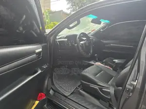 Toyota Hilux 2021 Gray