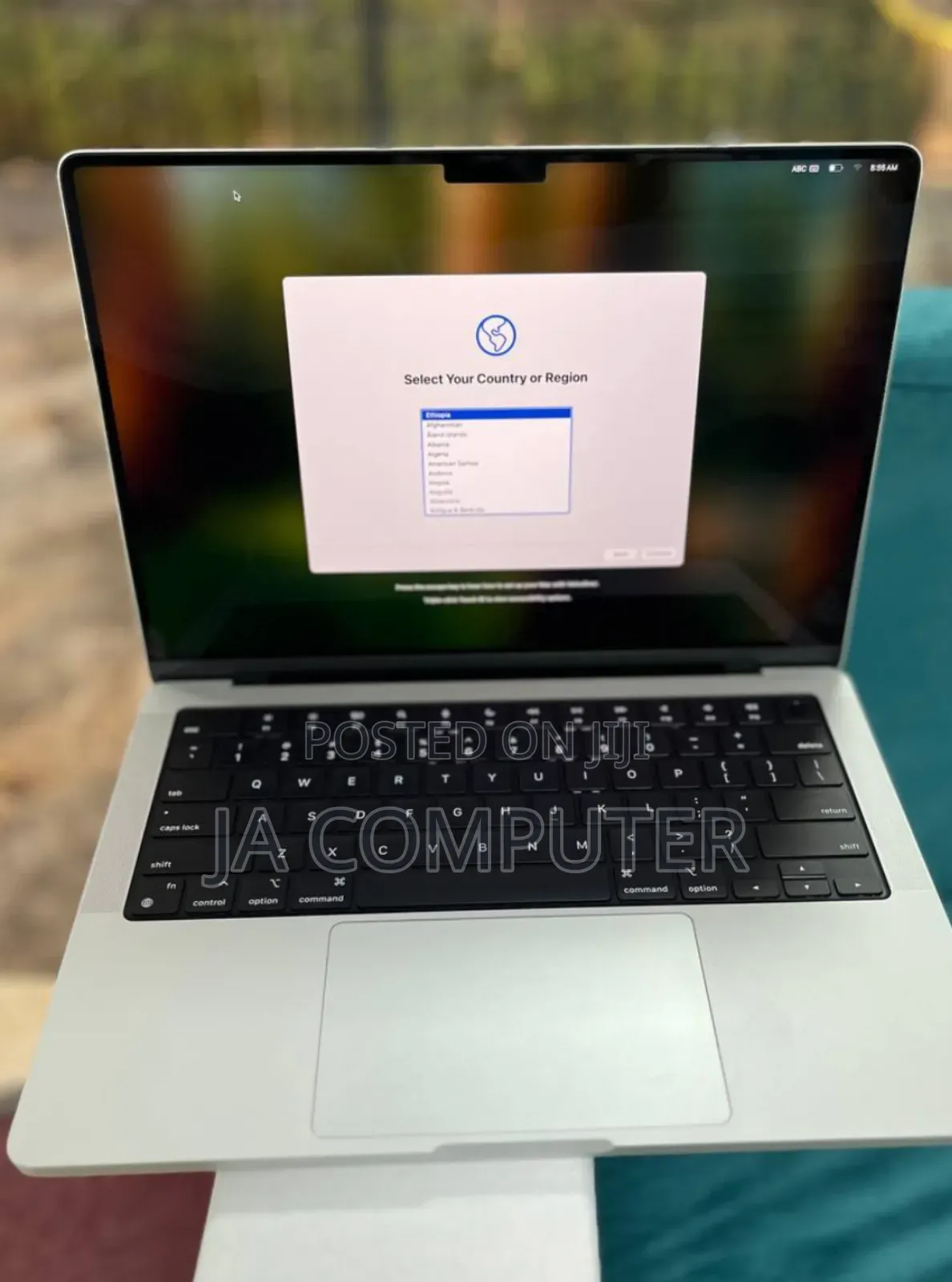 New Laptop Apple MacBook Pro M1 16GB Apple M1 Pro SSD 1T