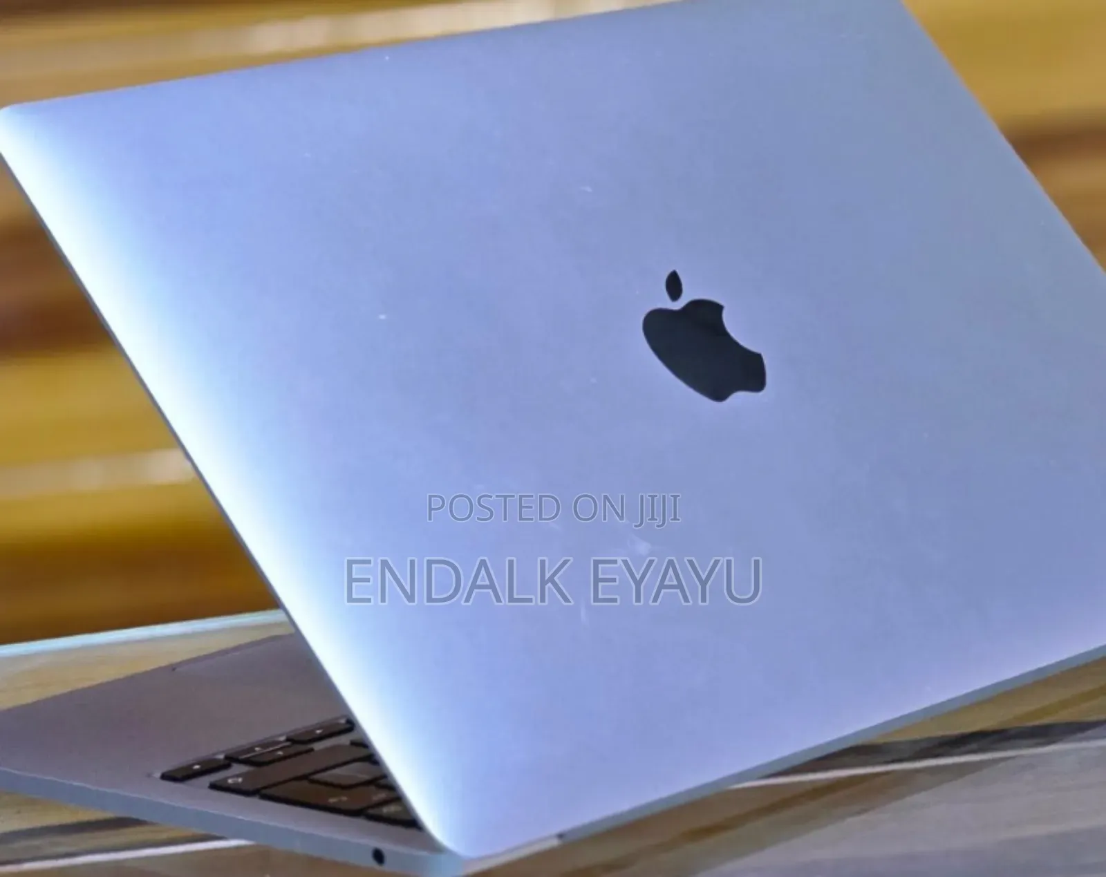New Laptop Apple MacBook Pro 8GB Apple M2 SSD 256GB