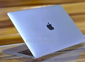 Photo - New Laptop Apple MacBook Pro 2022 M2 8GB Apple M2 SSD 256GB