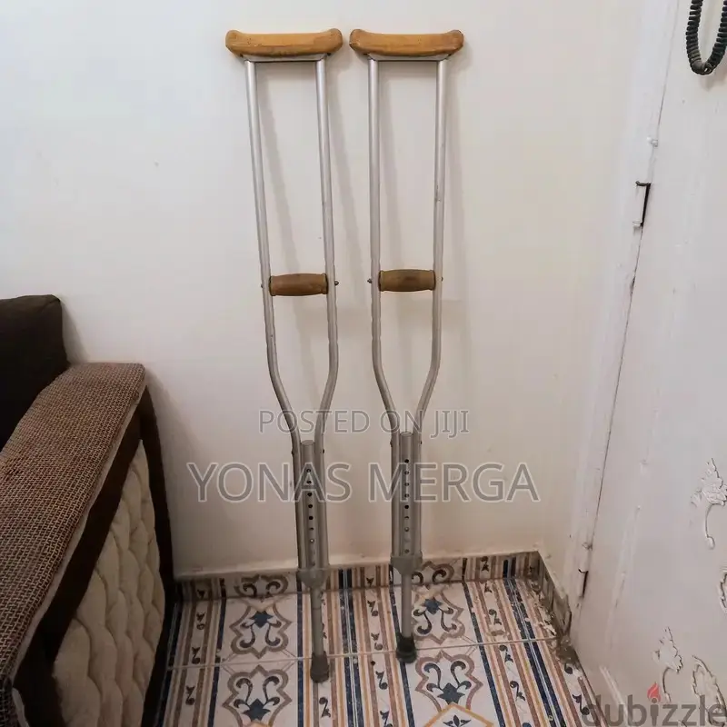 Axillary Crutch夌٠walking Crutches – Adjustable旵ظcrutches