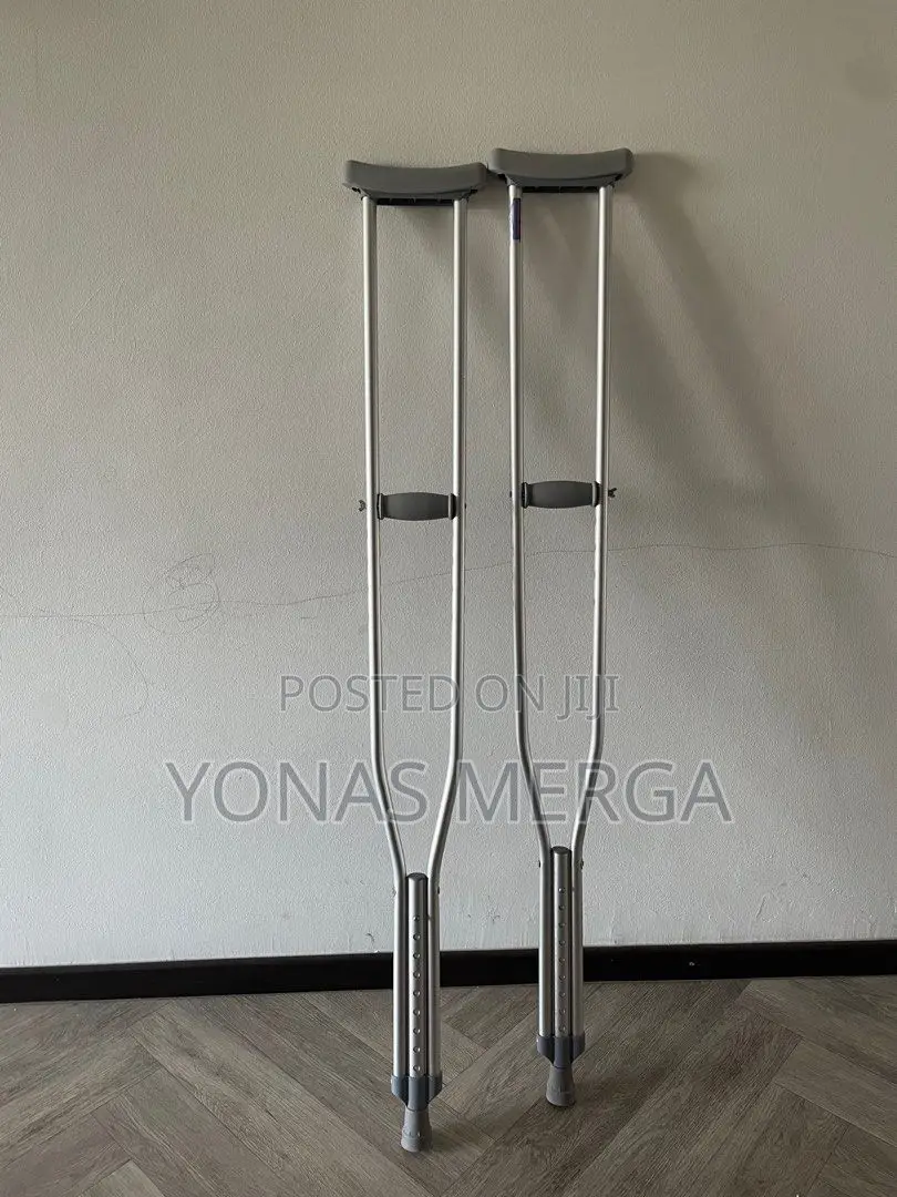 Indoor/Outdoor Use:Snug3 Crutches for Adults