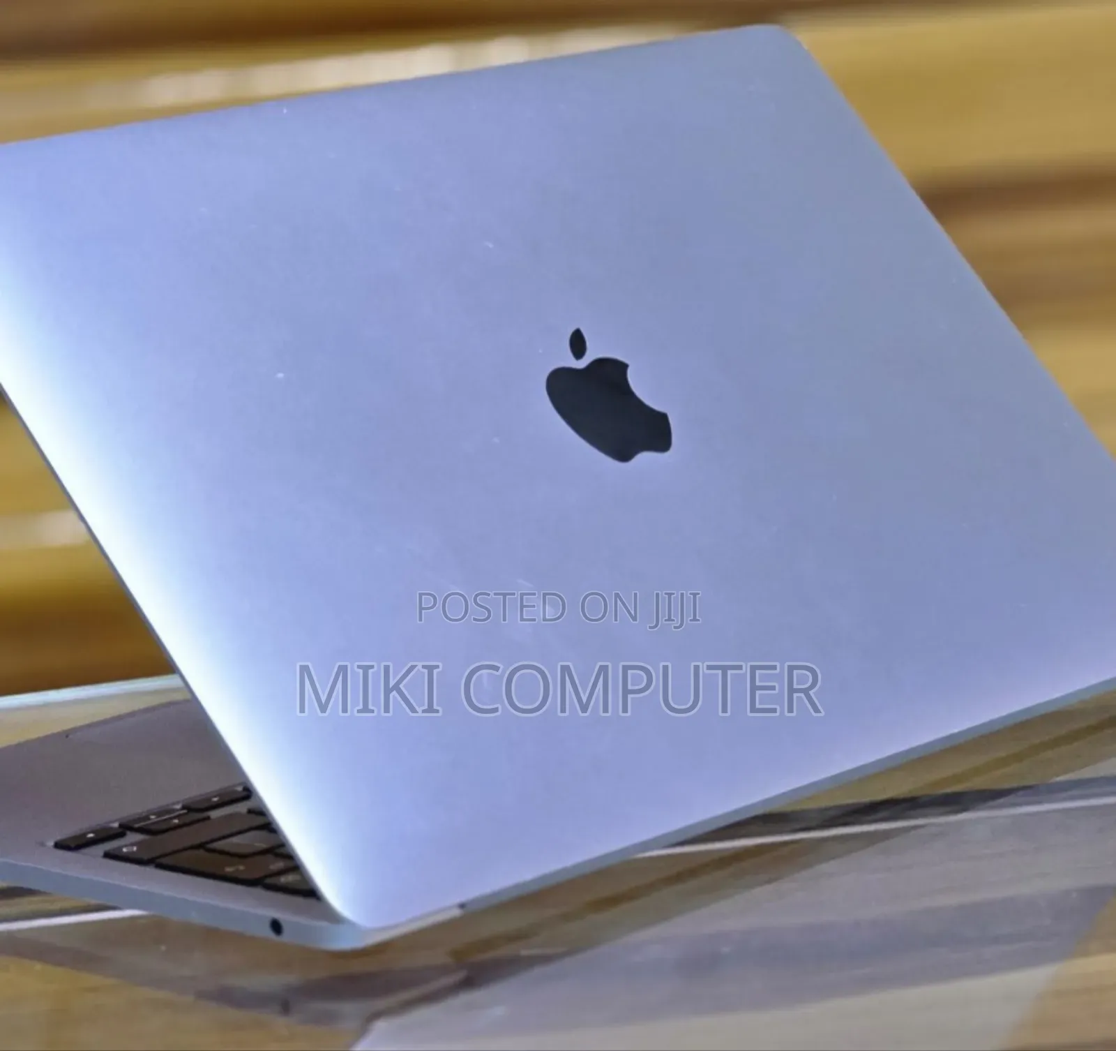 New Laptop Apple MacBook Pro 2023 M2 8GB Intel SSD 256GB