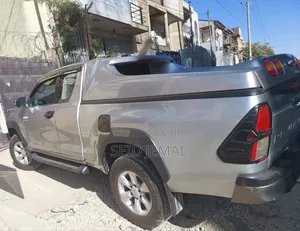 Toyota Hilux 2022 Silver