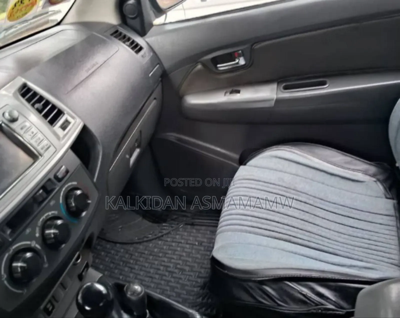 Toyota Hilux 2012 Black