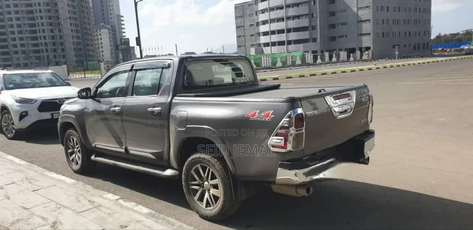 Toyota Hilux 2017 Gray