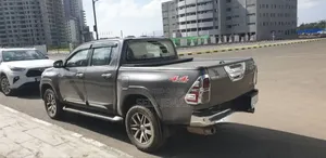 Toyota Hilux 2017 Gray