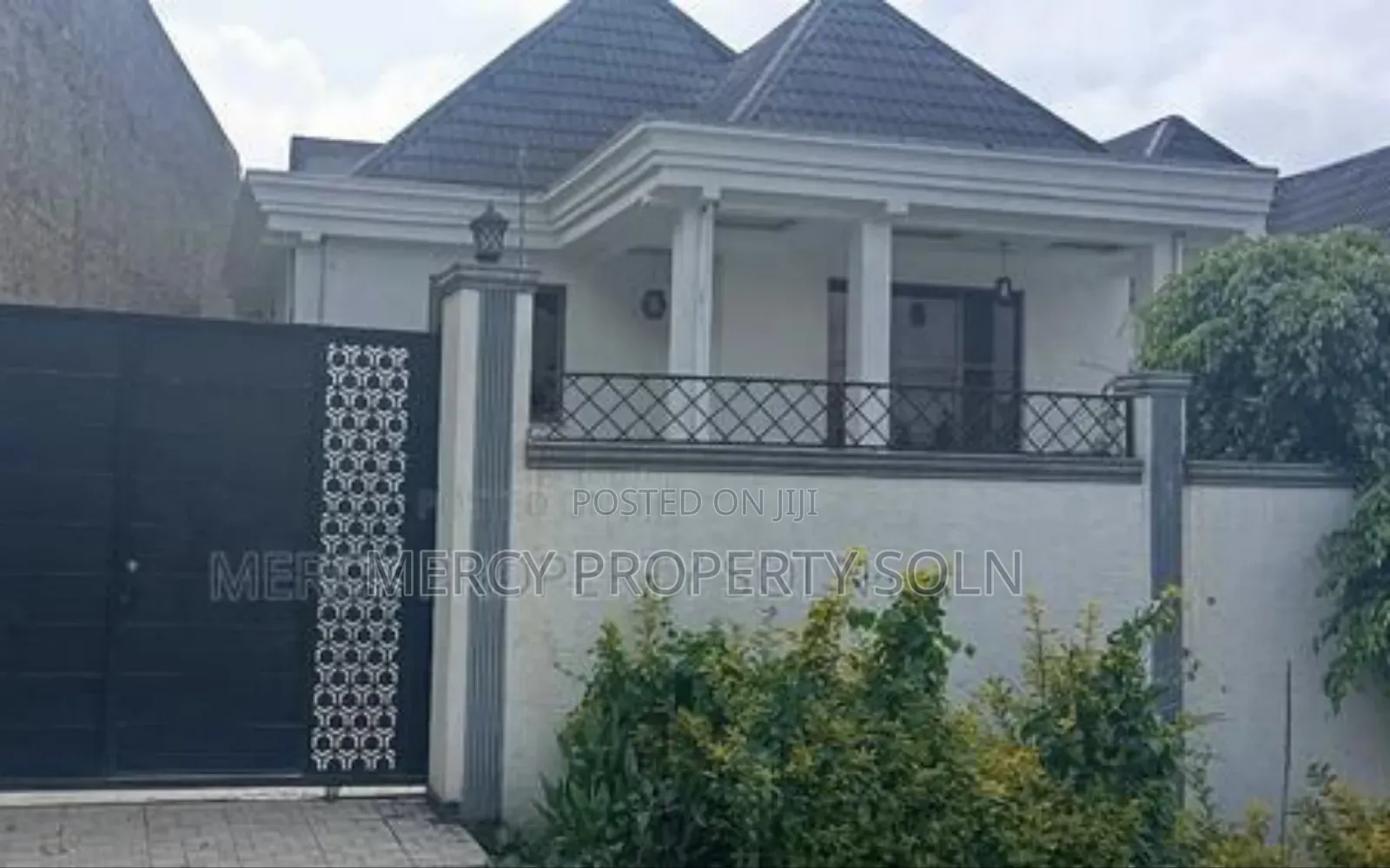 5bdrm Villa in Bole for sale