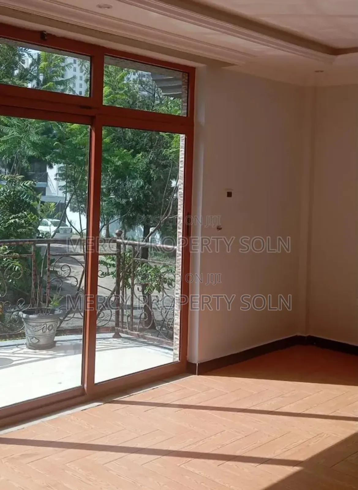 5bdrm Villa in Bole for sale