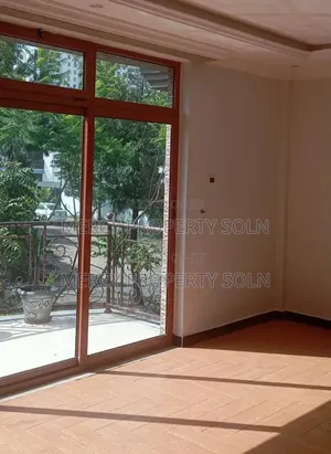 5bdrm Villa in Bole for sale