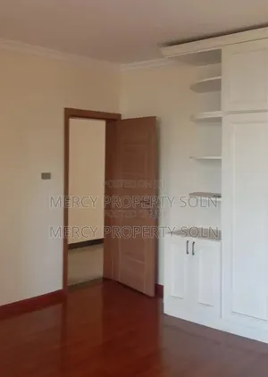 5bdrm Villa in Bole for sale