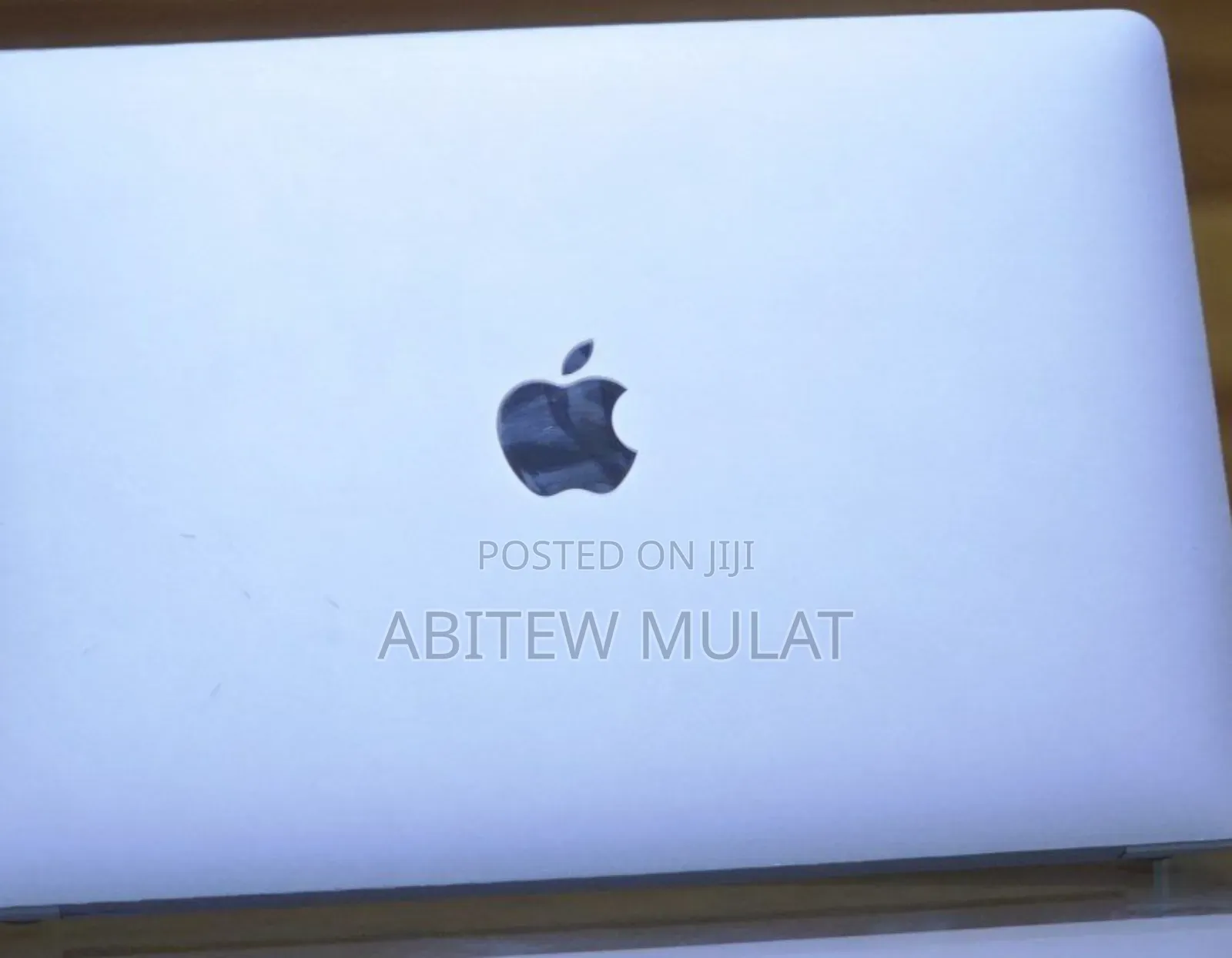 New Laptop Apple MacBook Pro 2022 M2 8GB Apple M2 SSD 256GB