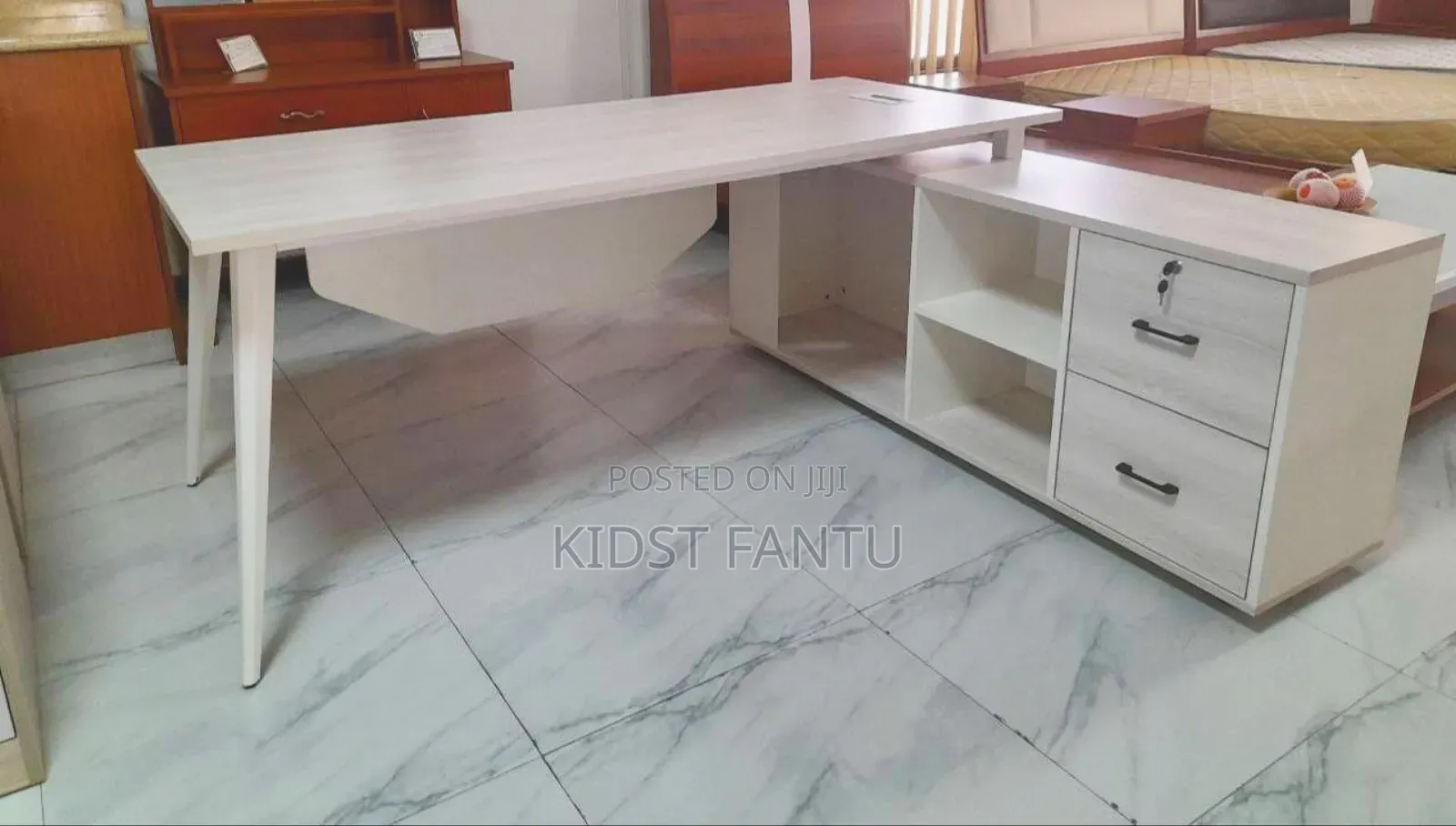 Modern Managerial Table