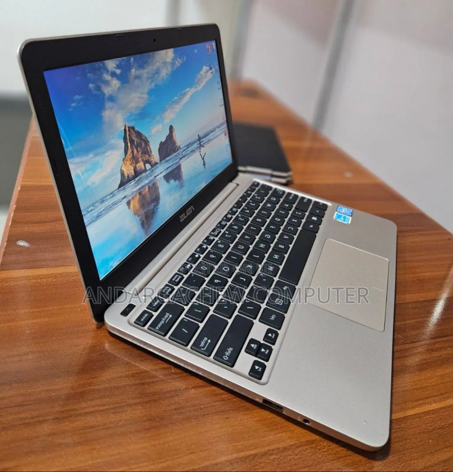 Laptop Asus Creator Q540 2GB Intel Core 2 Quad SSD 32GB