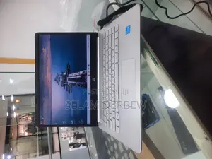 New Laptop HP Stream Notebook 8GB Intel Core I5 SSD 256GB