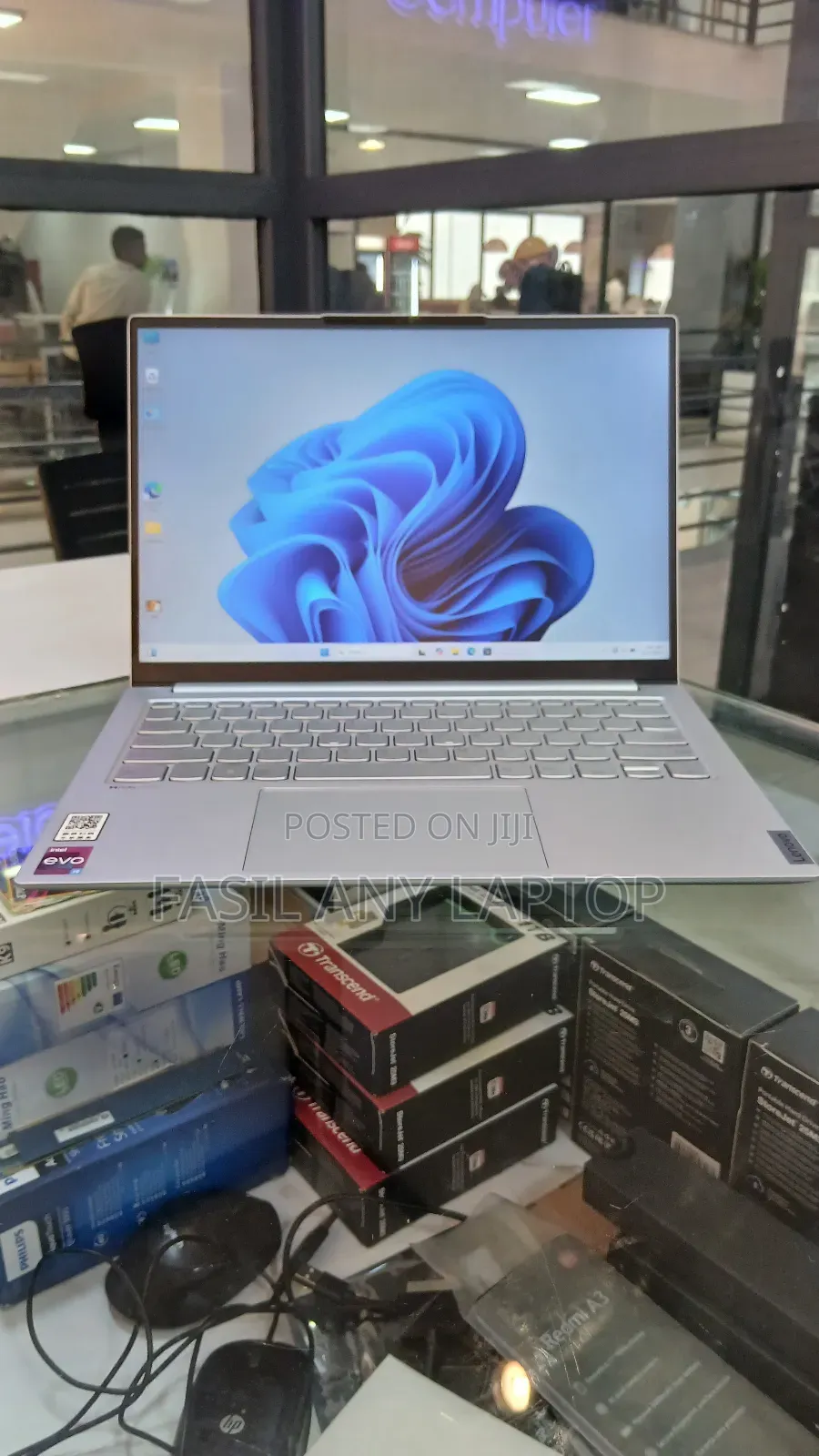 New Laptop Lenovo IdeaPad D330 16GB Intel Core I9 SSD 1T