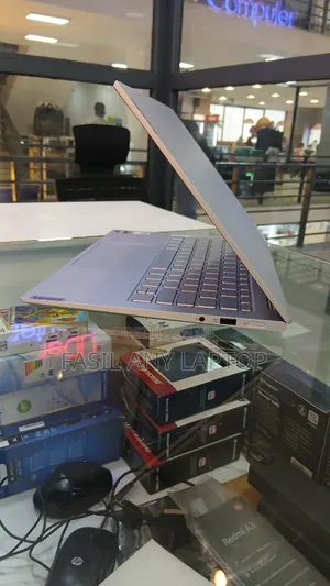 New Laptop Lenovo IdeaPad D330 16GB Intel Core I9 SSD 1T