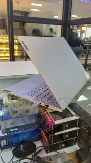 New Laptop Lenovo IdeaPad D330 16GB Intel Core I9 SSD 1T