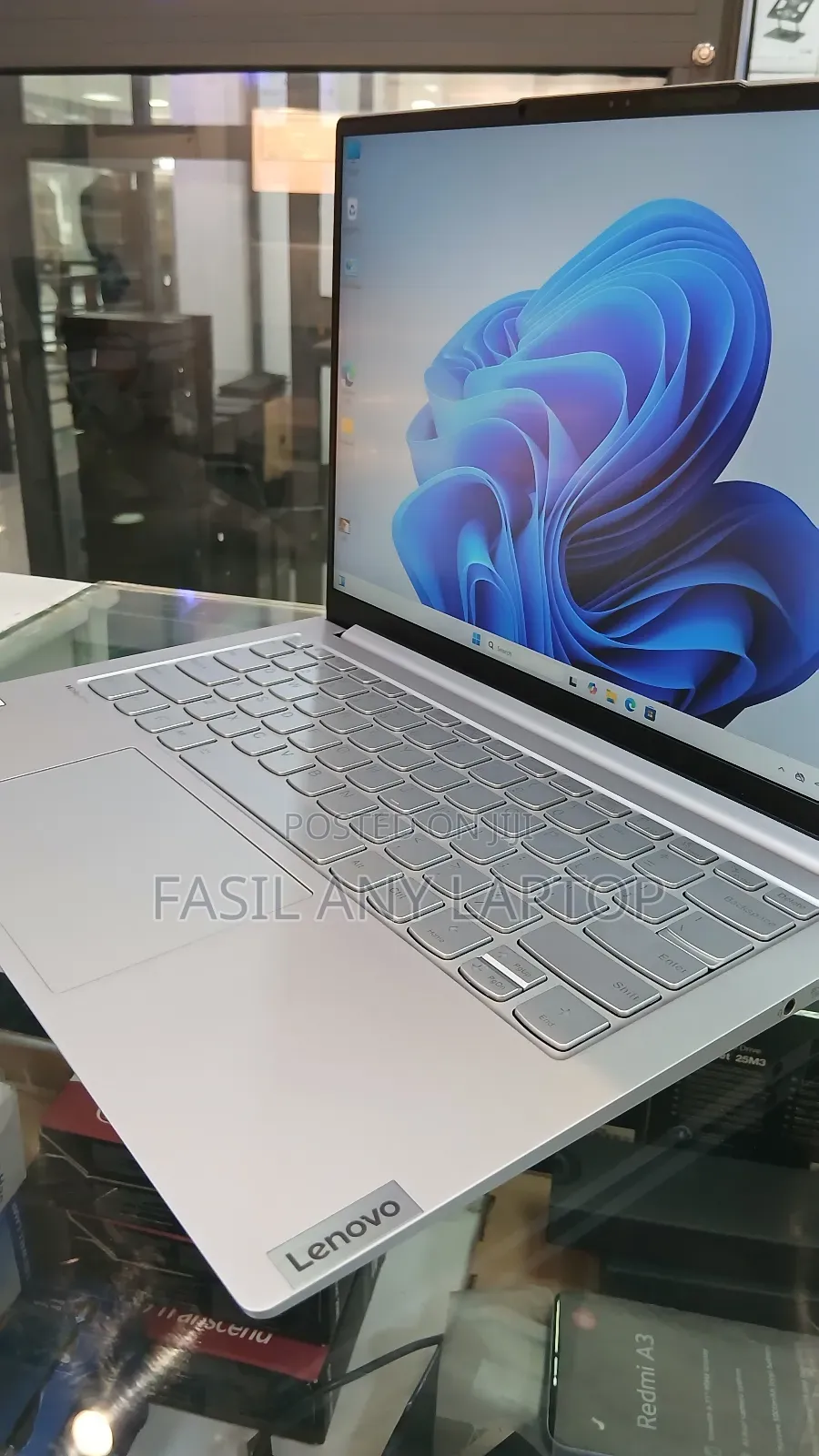 New Laptop Lenovo IdeaPad D330 16GB Intel Core I9 SSD 1T