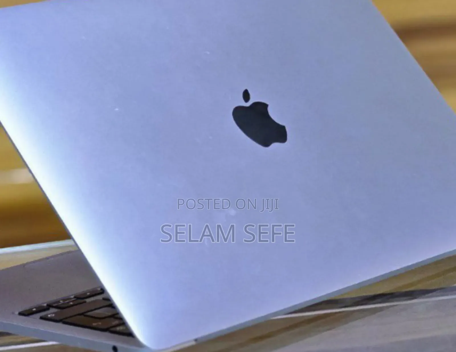 New Laptop Apple MacBook Pro 2019 8GB Intel Core M3 SSD 256GB