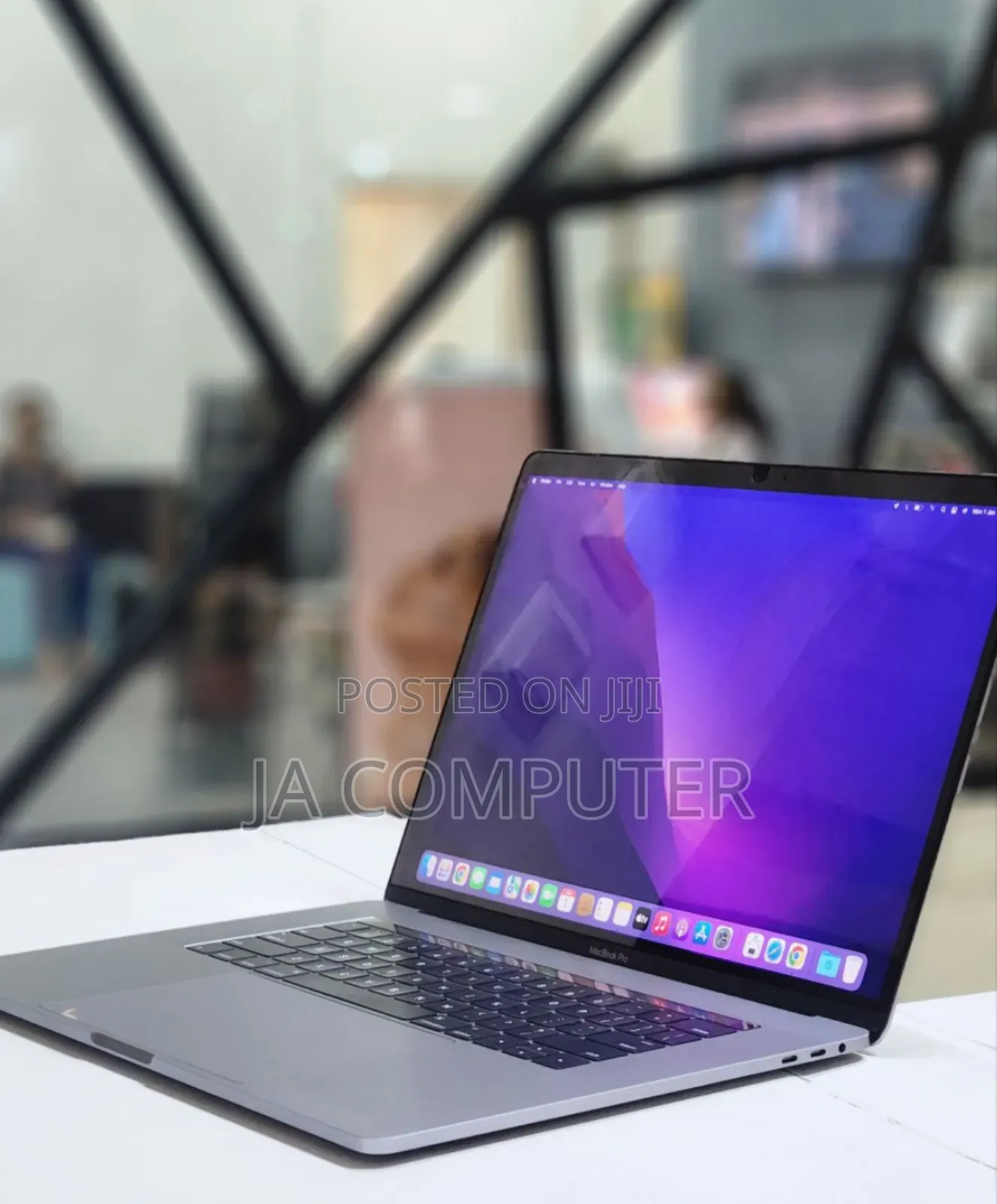 New Laptop Apple MacBook Pro 2016 16GB Intel Core I7 SSD 256GB