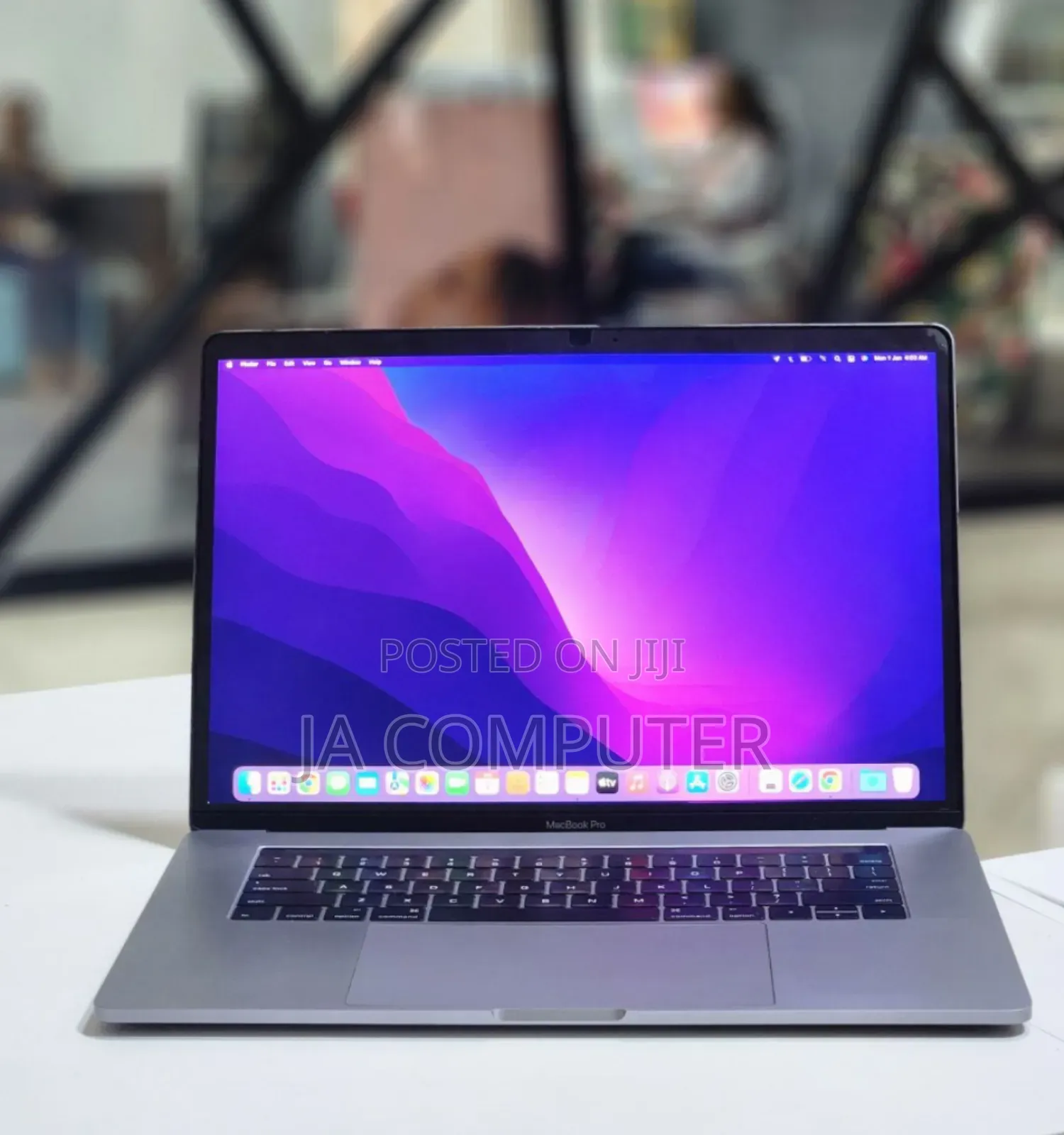 New Laptop Apple MacBook Pro 2016 16GB Intel Core I7 SSD 256GB