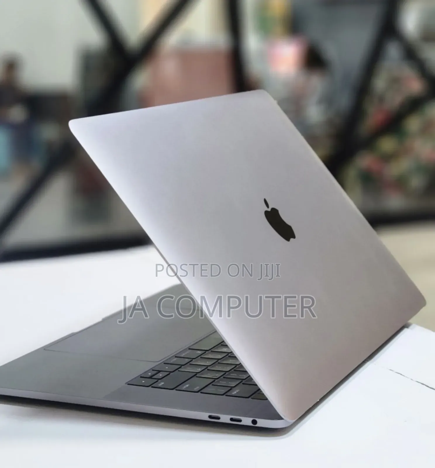 New Laptop Apple MacBook Pro 2016 16GB Intel Core I7 SSD 256GB