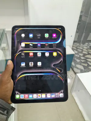 Photo - New Apple iPad Pro 11 (2024) 256 GB