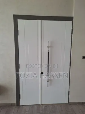Photo - Crown Door
