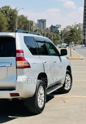 Toyota Land Cruiser Prado 2016 Silver