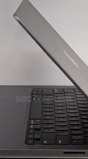 New Laptop Apple MacBook Pro 2019 16GB Intel Core I7 SSD 512GB