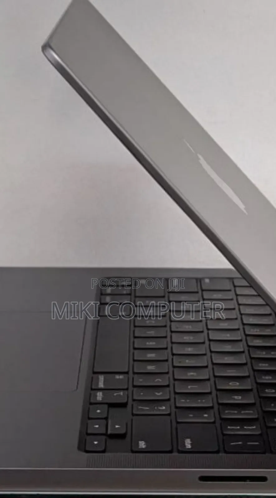 New Laptop Apple MacBook Pro 2019 16GB Intel Core I7 SSD 512GB