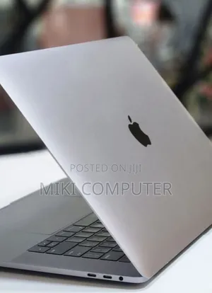 New Laptop Apple MacBook Pro 2016 16GB Intel Core I7 SSD 256GB