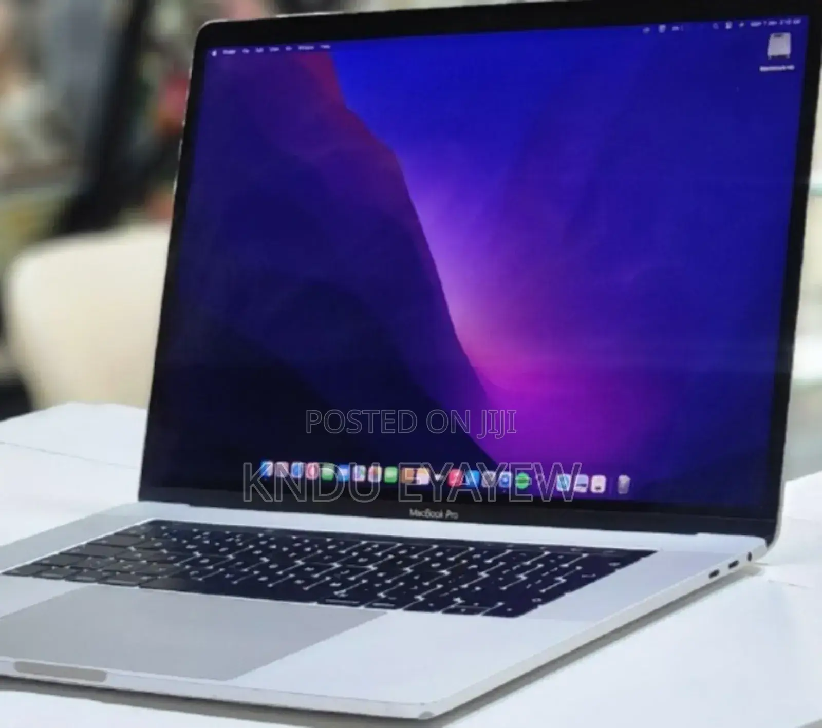 New Laptop Apple MacBook Pro 2017 16GB Intel Core I7 SSD 512GB