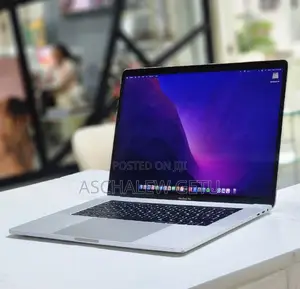 New Laptop Apple MacBook Pro 2017 16GB Intel Core I7 SSD 512GB