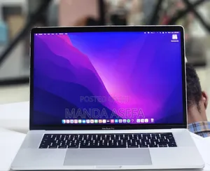 New Laptop Apple MacBook Pro 2017 16GB Intel Core I7 SSD 512GB